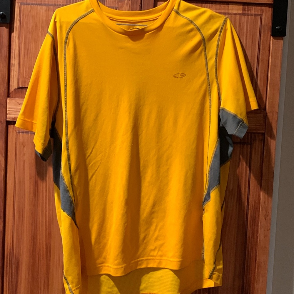 Champion short sleeve undershirt, workout crew neck top in used condition szXL